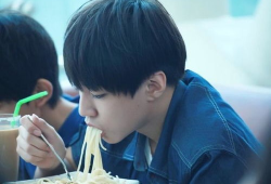 爆料吃瓜王俊凯视频大全,揭秘吃瓜王俊凯的幕后故事